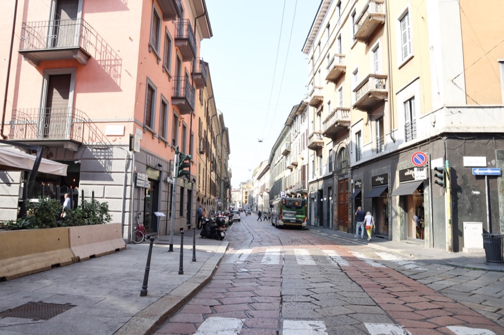 Canon EOS M100 レンズキットでイタリアの街を撮影♪
