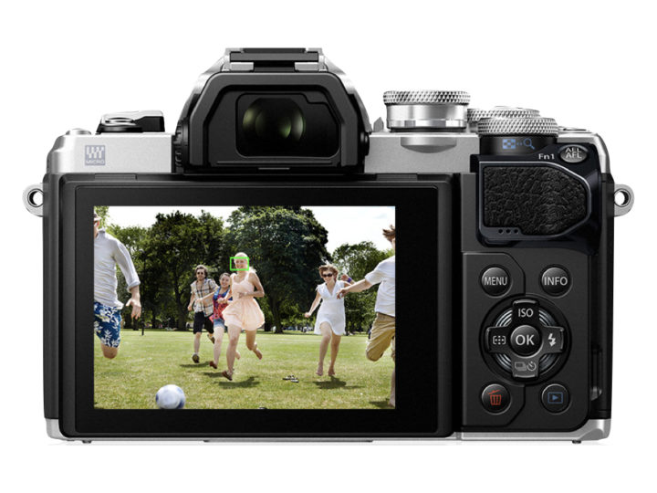 カメラ デジタルカメラ オリンパス 基本性能重視のOM-Dシリーズ「E-M10 Mark III」レビュー 