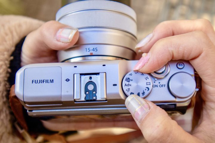 5万円台！】FUJIFILMの入門ミラーレスカメラ X-A5を徹底レビュー | Picky's