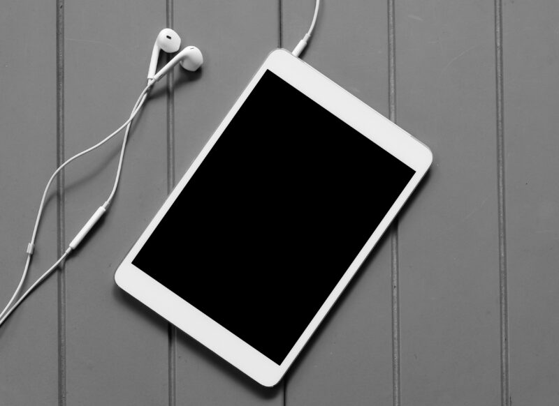 【有線・無線】iPad用イヤホンおすすめ30選｜機種・世代ごとの接続方法も解説！