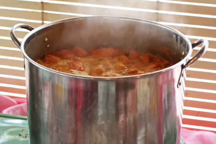 カレーやラーメンスープを作るのに最適な寸胴鍋