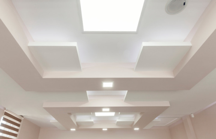 注意点：天井の色や形、照明の位置によっては映りが悪いことがある