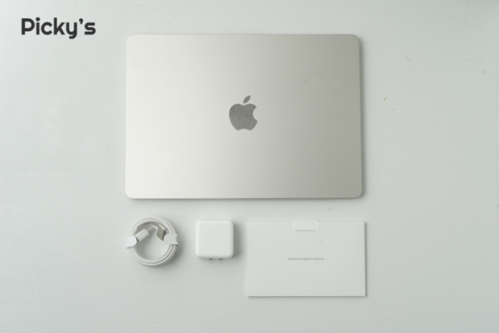 M2 MacBook Air 内容物