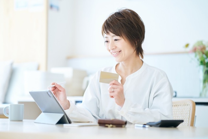 カジーの支払い方法は、クレジットカード・デビッドカードのみ利用可能