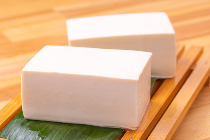 つるっとした食感で冷奴・和え物に最適な「絹ごし豆腐」
