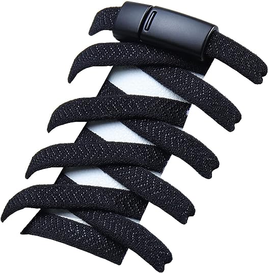 留め具で固定する「ロックタイプ」は、普通の靴紐感覚で取り付けできる