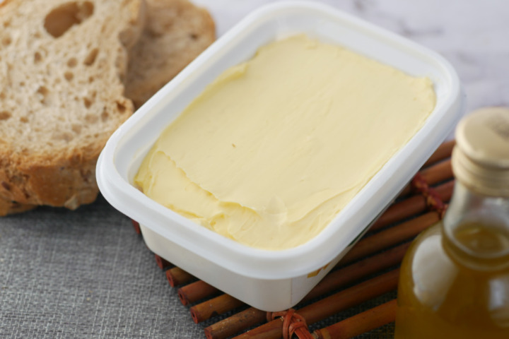 原料・味わいが異なる！バターとマーガリンの違いを解説