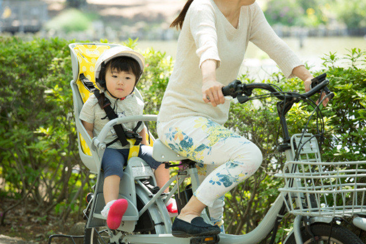 子ども用自転車ヘルメットは何歳から必要？