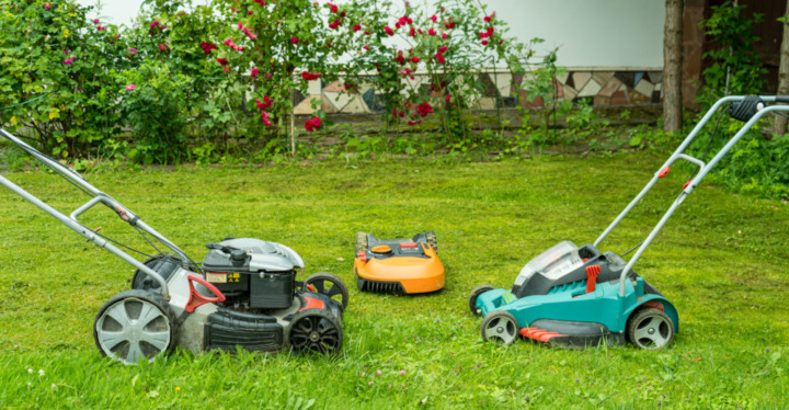 ロボット芝刈り機とは？普通の芝刈り機とは何が違う？